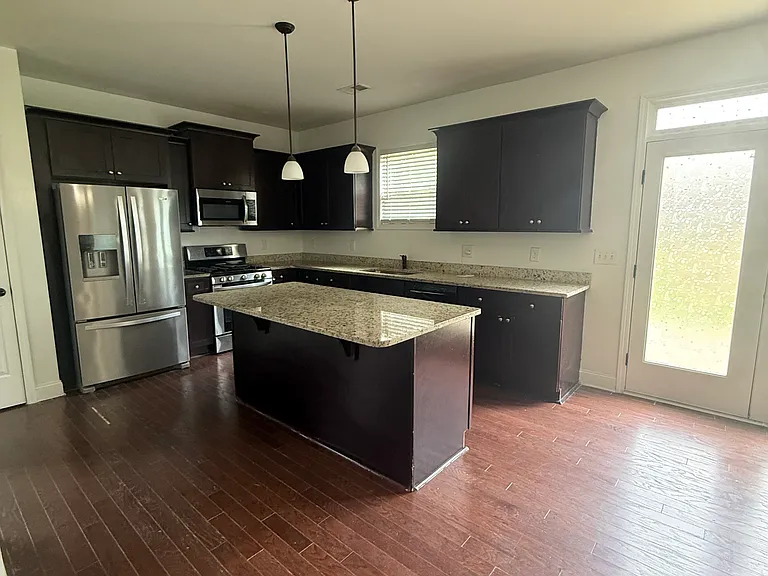 6035 Stonebrook Ln — Photo 2