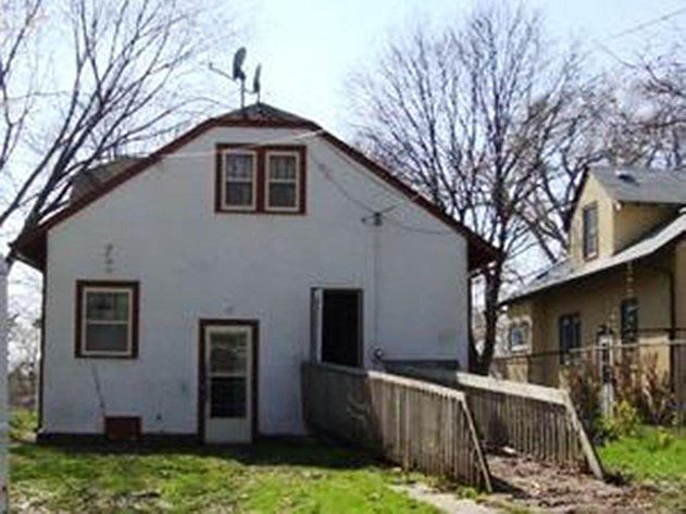 2nd image of 814 Thomas Ave N