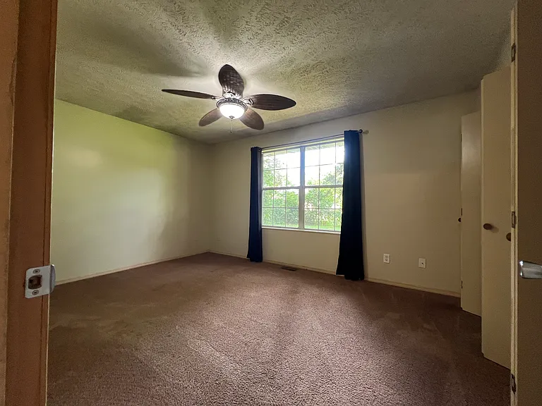 1538 S Saint Marys Ave — Photo 11