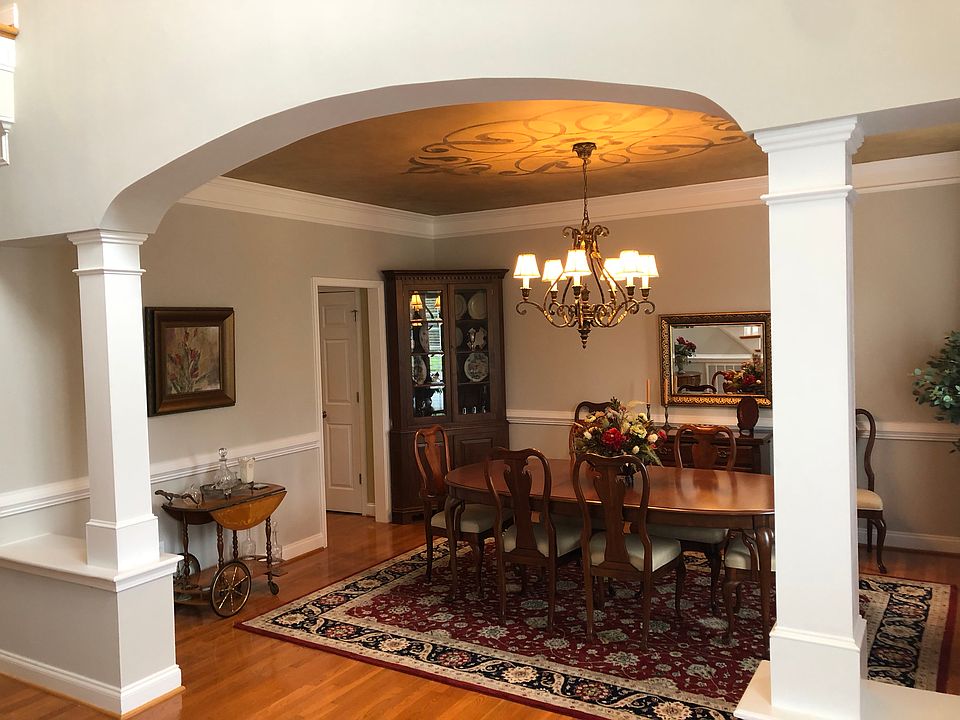 Beautiful dining off foyer
