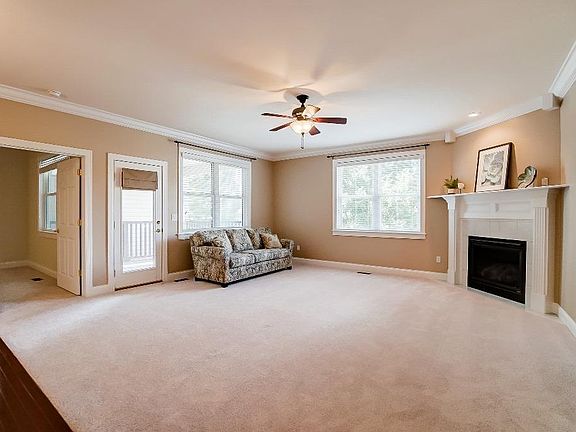 5th image of 4685 Mallard Creek Dr