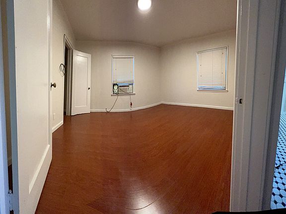 5th image of 2755 Freeport Blvd #2755