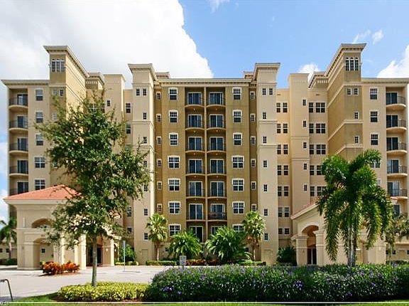 2nd image of 580 El Camino Real #3506