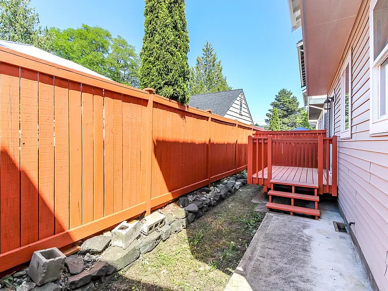 3307 S 43rd St — Photo 30