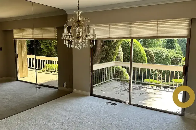 1192 Chartwell Cres #1A — Photo 5