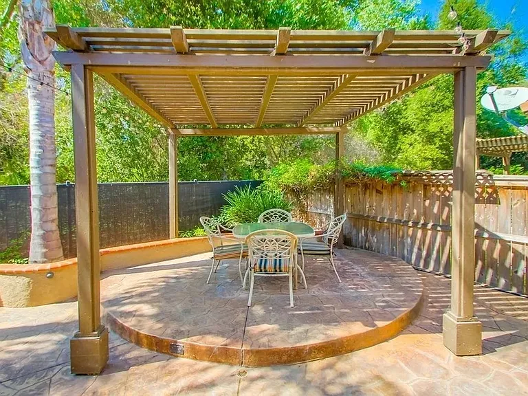 1008 Crystal Springs Pl — Photo 23