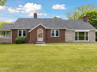 9700 Strawberry Plains Pike, Strawberry Plains, TN 37871