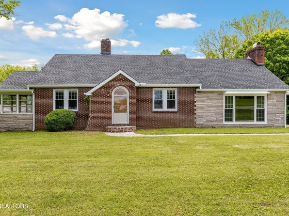 9700 Strawberry Plains Pike, Strawberry Plains, TN 37871