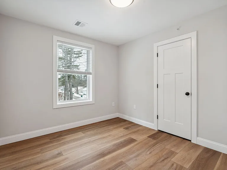 Bayberry Commons- 3 Bedroom 2.5 Bath Townhomes with 2 Car Garage — Photo 87