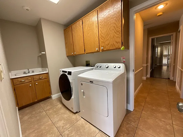 7937 Dover Shores Ave — Photo 11