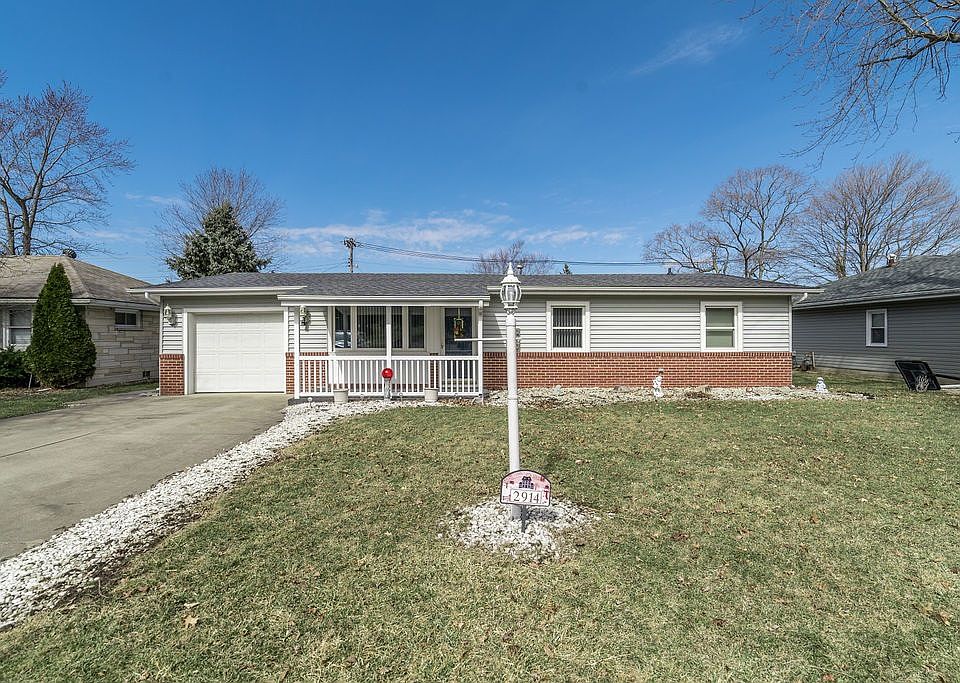 1st image of 2914 W Brook Dr