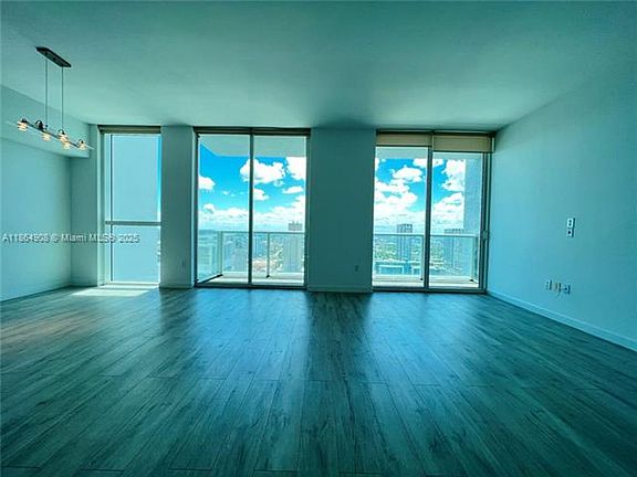 3rd image of 253 NE 2nd St APT 4104