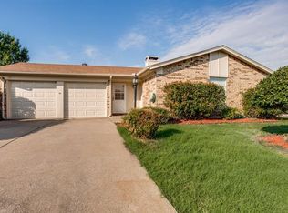 6037 Dustin Dr, Watauga, TX 76148