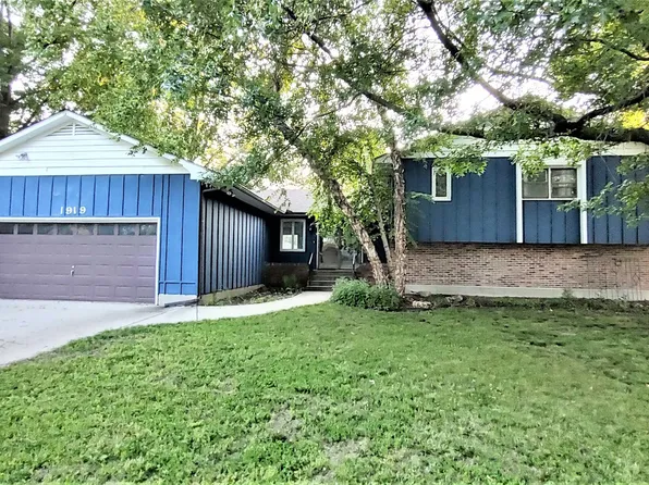 1919 Darlene Way, Emporia, KS 66801