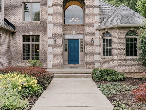 5th image of 4013 Meadowvale Ct
