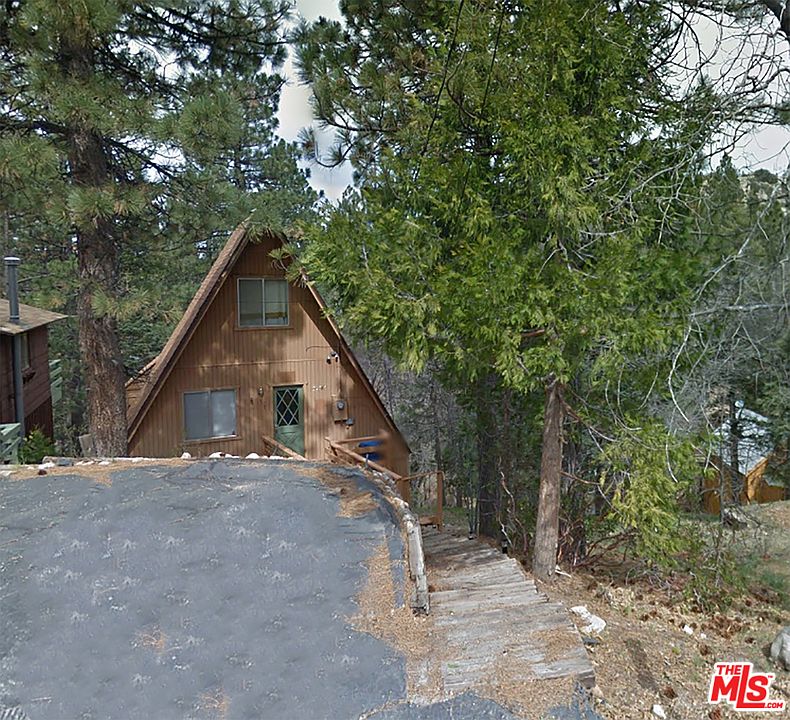 1st image of 32776 Cougar Ln
