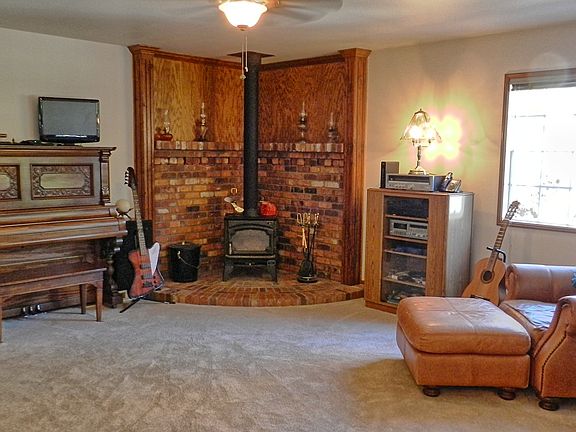 4th image of 2122 220th Pl NE