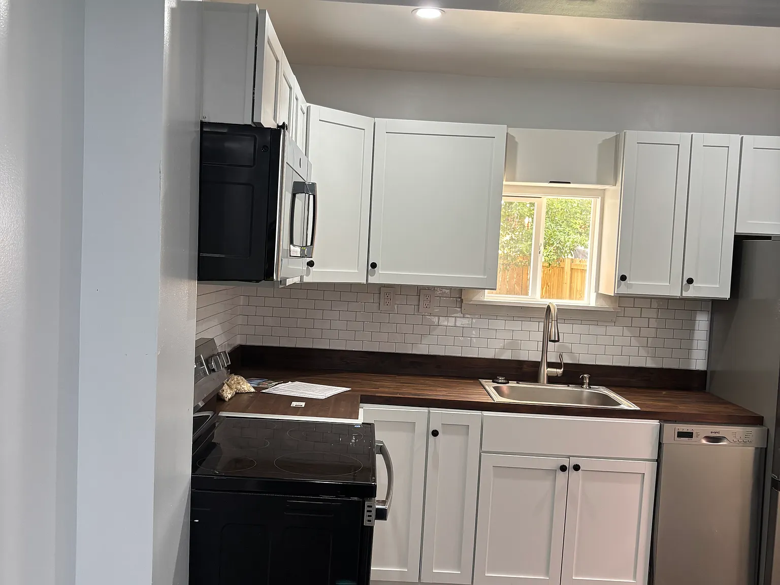 4 bed, 1.5 bath, 1307 sqft, $2,200 — Photo 4