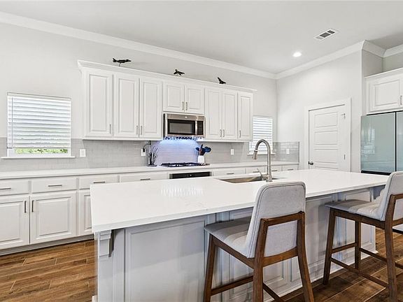 5th image of 75385 Sydney Dr