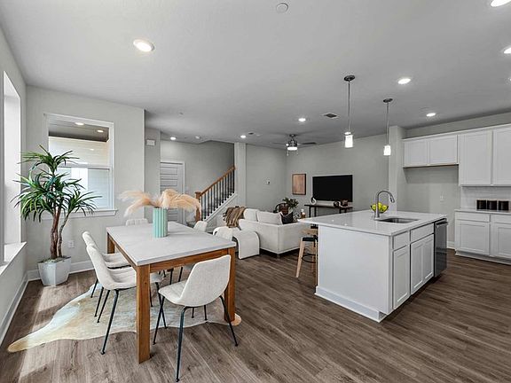 The Pinkston - Dining