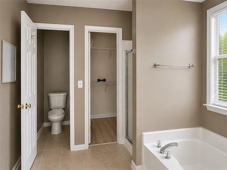 355 Waddington Trl — Photo 6