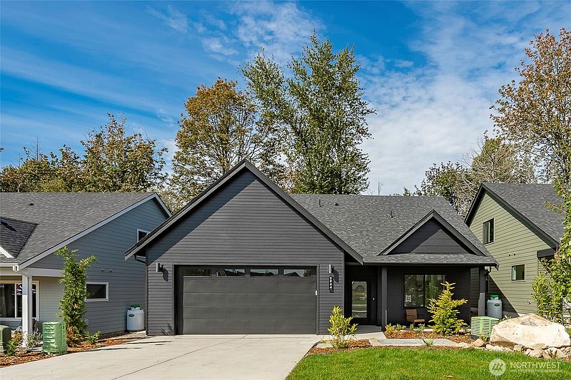 2nd image of 2944 Cedar View Way