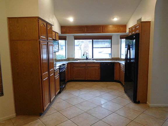 5th image of 1350 E Grandview St