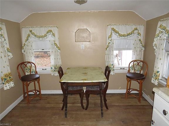 5th image of 1296 E 354th St