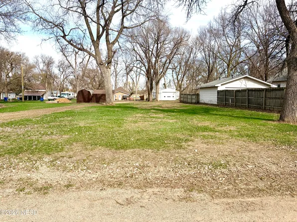 213 S Cloud St, Clark, SD 57225