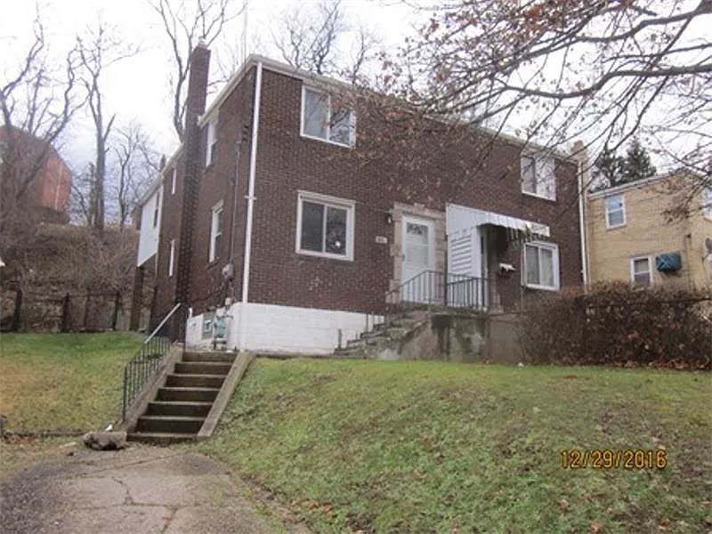 1128 Woodbine St photo 1