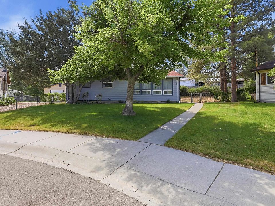 1st image of 12 Frontier Ct