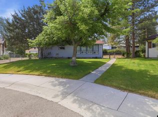 12 Frontier Ct, Glenrock, WY 82637