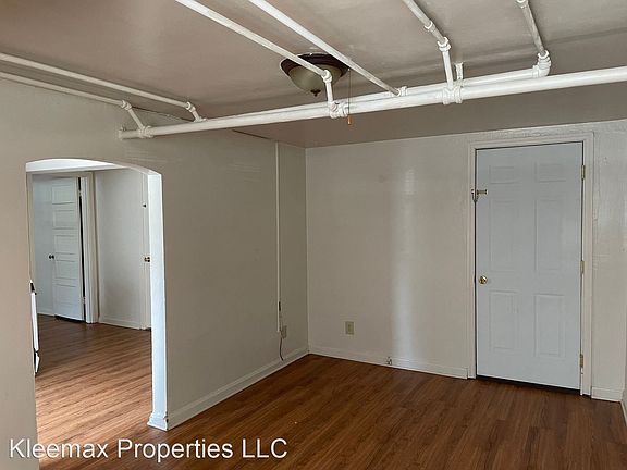 5th image of 2860 Observatory Ave #4861872