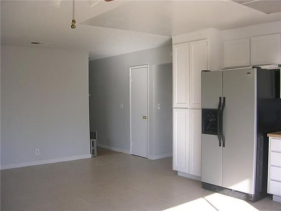 4th image of 261 Woodridge Dr