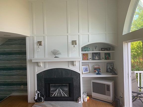 2nd image of 26 Walnut St APT C1