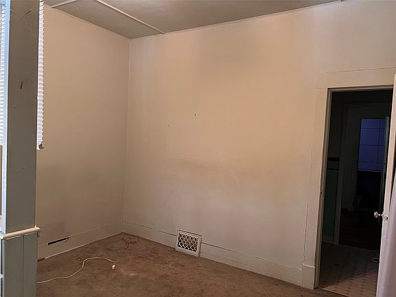 4th image of 1019 9th Ave S