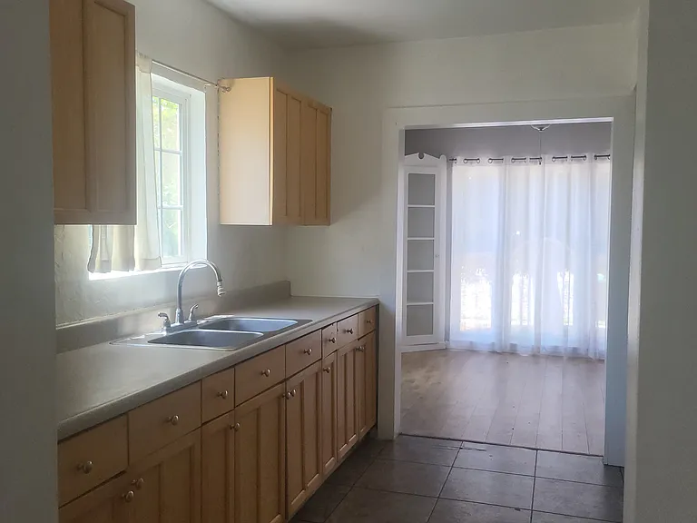 432 S Bridge St — Photo 10