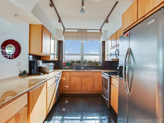 4th image of 2000 N Bayshore Dr APT 1002