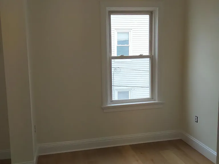 8 E Transit St #2 — Photo 4