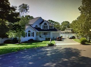 26 Layton Ln, Centereach, NY 11720