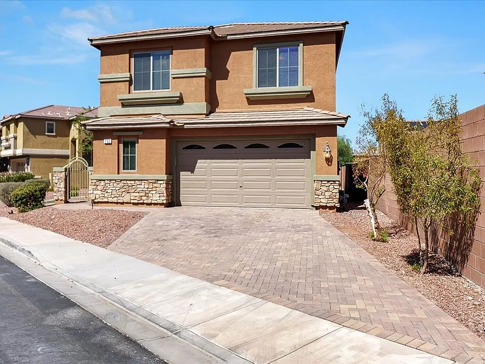 732 Rustic Desert Pl