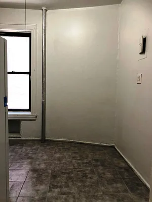 Rented by Prime Realty | media 16