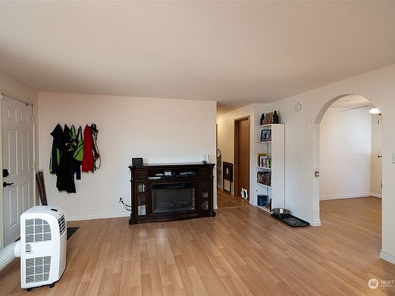 5th image of 1064 NW Anchor Drive