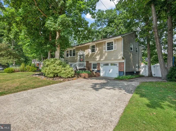 228 Wedgewood Dr, Turnersville, NJ 08012