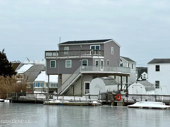 27 Robert Drive, Manahawkin, NJ 08050