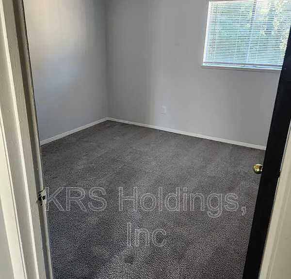 1215 Nelson St #D — Photo 8