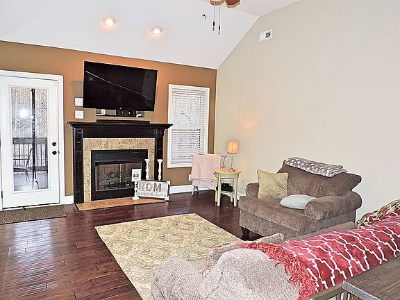 2nd image of 1237 Meachem Dr