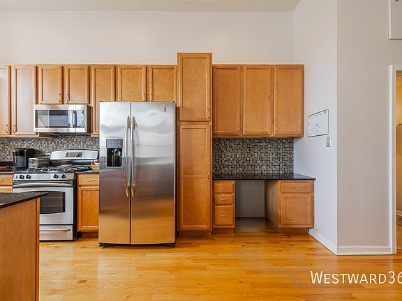 3rd image of 949 N Willard Ct APT 305