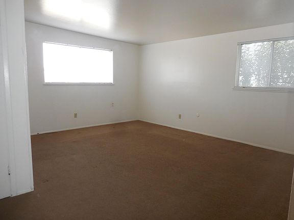 3rd image of 3608 Sheppard Ave