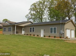 4166 Golf Course Rd, Martinsburg, WV 25405